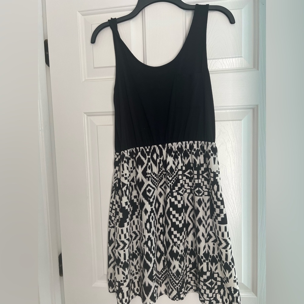 Charming Charlie’s Dress Size M